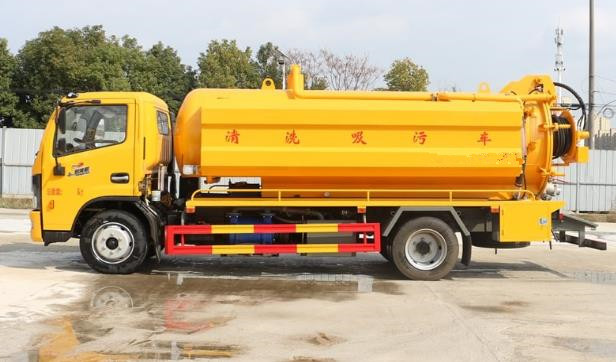 東風(fēng)多利卡8.5方清洗吸污車(chē) 東風(fēng)多利卡8.5方清洗吸污車(chē)